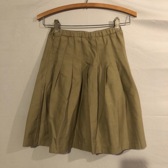 Khaki pleated skirt - Picture 1 of 3